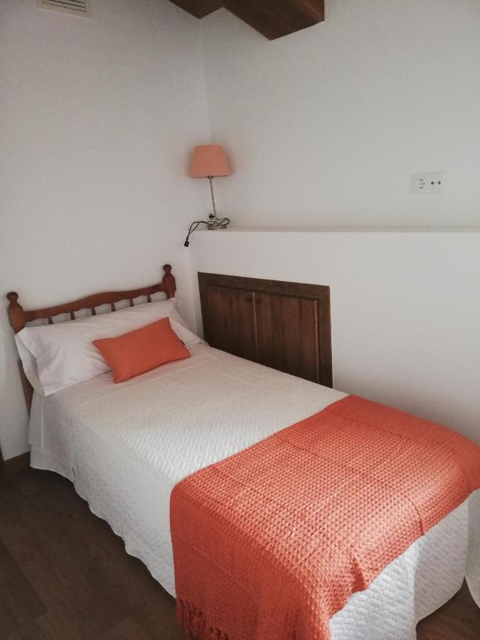 Casa Rural El Enebro 4 Estrellas Navamorcuende Exteriör bild